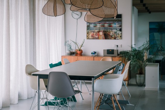 Kindvriendelijke familie 70's bungalow met kleur in Eindhoven | Foto: Sheena Schouwink