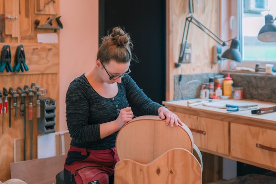 Gitaarbouwer | Fotografie: Sheena Schouwink