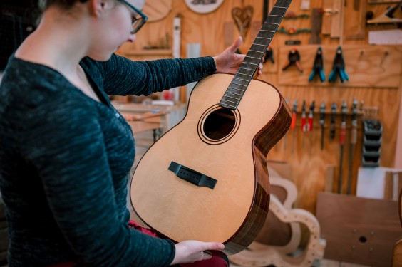 Gitaarbouwer | Fotografie: Sheena Schouwink