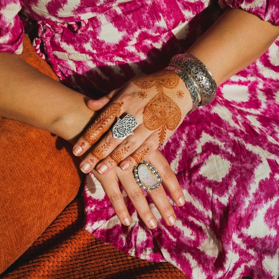 Henna kunstenares Fatima Oulad Thami | Fotografie: Roos Eijmers