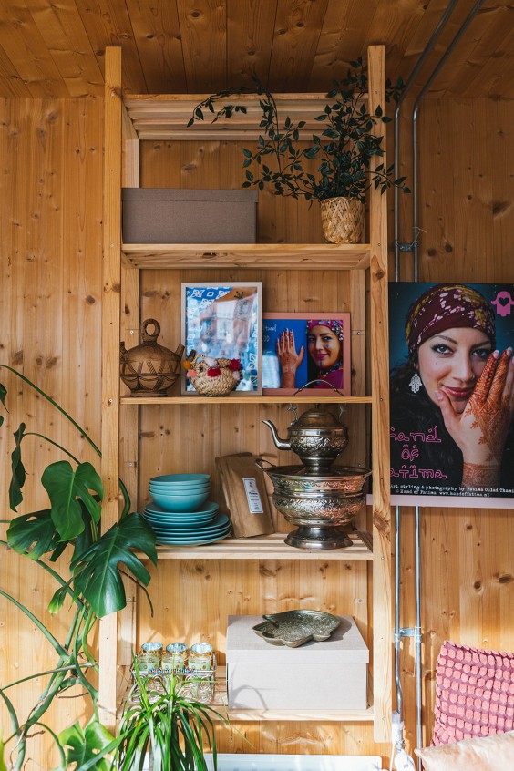 Henna kunstenares Fatima Oulad Thami | Fotografie: Roos Eijmers