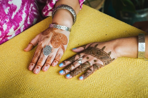 Henna kunstenares Fatima Oulad Thami | Fotografie: Roos Eijmers