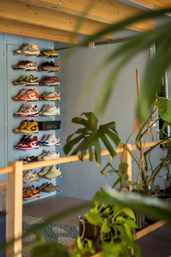 Zelf ontworpen tiny house in Rotterdam | Fotografie: Roos Eijmers