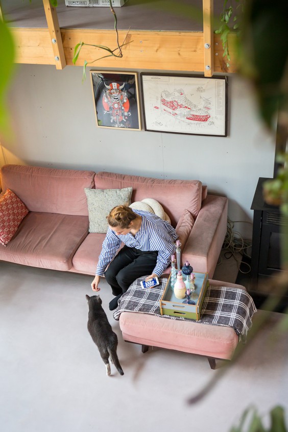 Zelf ontworpen tiny house in Rotterdam | Fotografie: Roos Eijmers