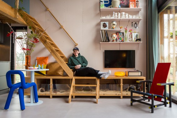 Zelf ontworpen tiny house in Rotterdam | Fotografie: Roos Eijmers