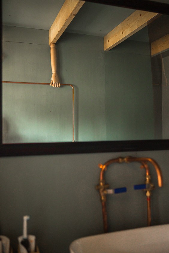 Zelf ontworpen tiny house in Rotterdam | Fotografie: Roos Eijmers