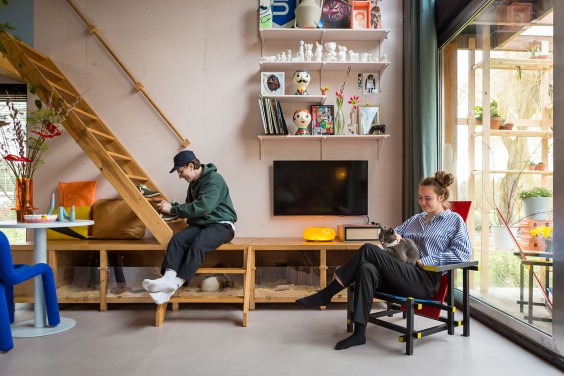 Zelf ontworpen tiny house in Rotterdam | Fotografie: Roos Eijmers