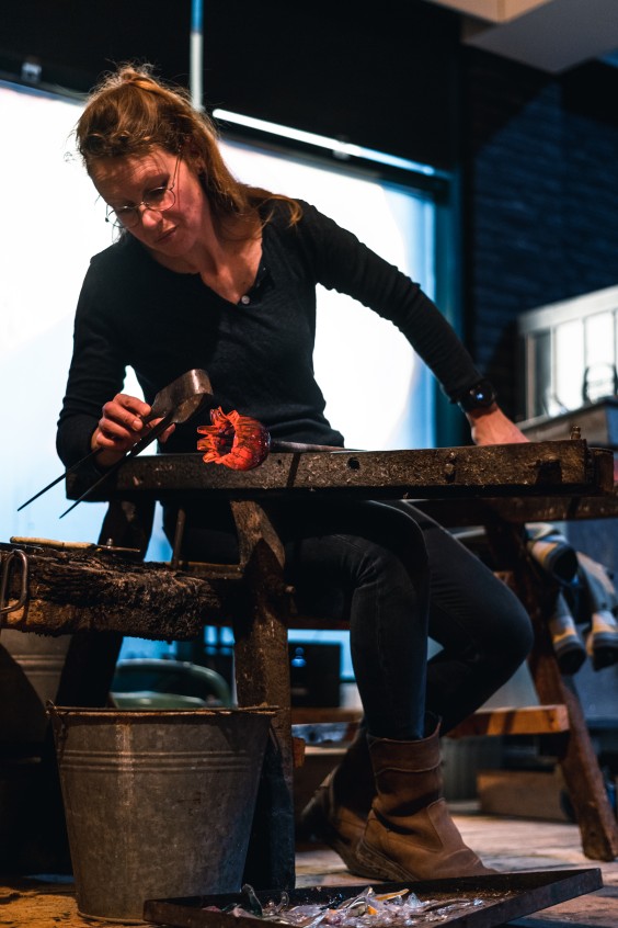 Glasblazers in Oostmarssum | Fotografie: Marjon Lukje