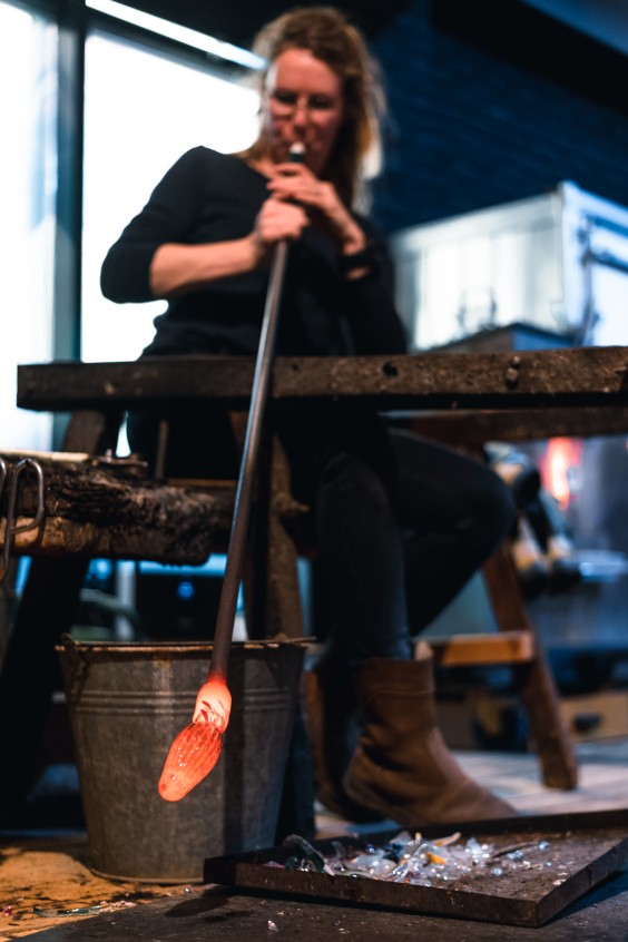 Glasblazers in Oostmarssum | Fotografie: Marjon Lukje