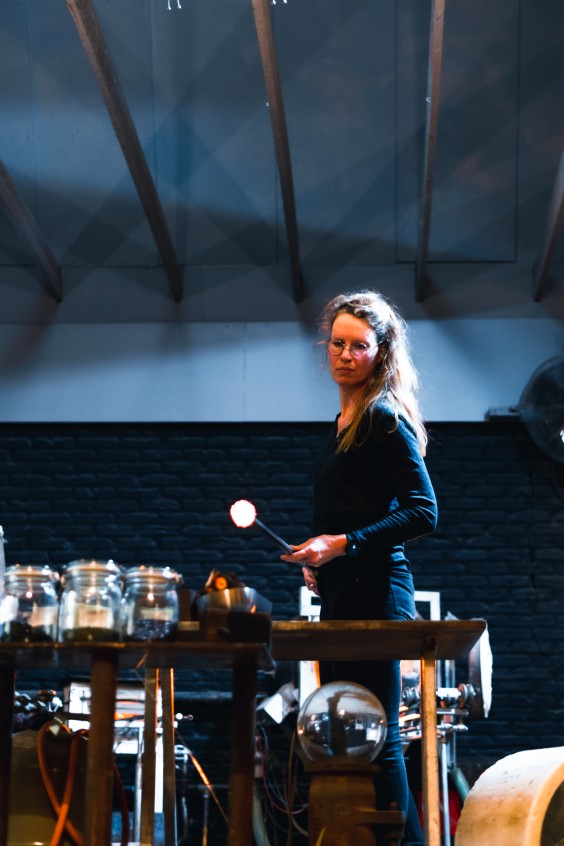 Glasblazers in Oostmarssum | Fotografie: Marjon Lukje