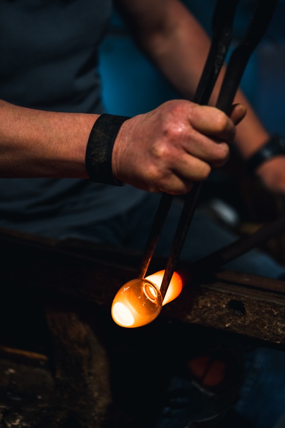 Glasblazers in Oostmarssum | Fotografie: Marjon Lukje