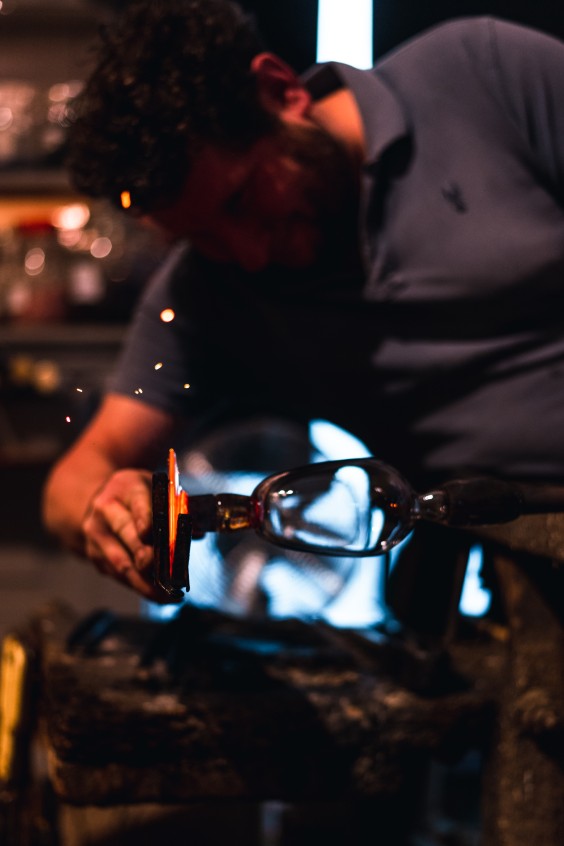 Glasblazers in Oostmarssum | Fotografie: Marjon Lukje