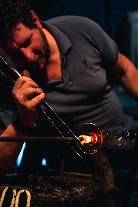 Glasblazers in Oostmarssum | Fotografie: Marjon Lukje