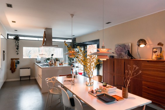 70s interieur met Friese trots | Fotografie: Marjon Lukje