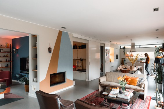 70s interieur met Friese trots | Fotografie: Marjon Lukje