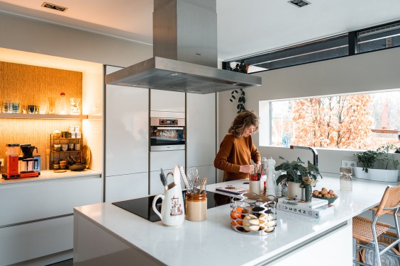 70s interieur met Friese trots | Fotografie: Marjon Lukje