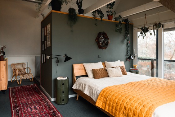 70s interieur met Friese trots | Fotografie: Marjon Lukje