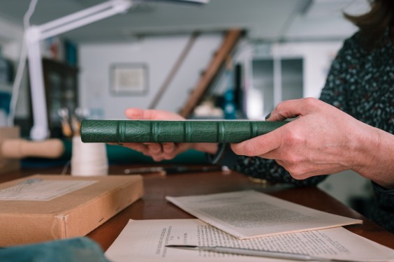 Boekbinder - Foto: Sheena Schouwink
