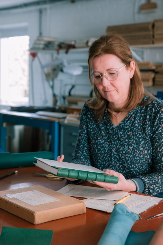 Boekbinder - Foto: Sheena Schouwink