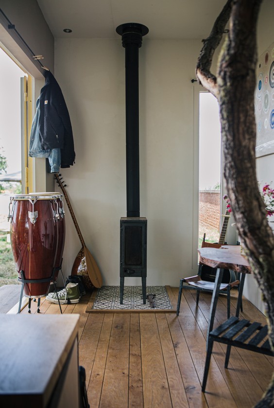 Tiny house in kloostertuin | Fotografie: Roos Eijmers