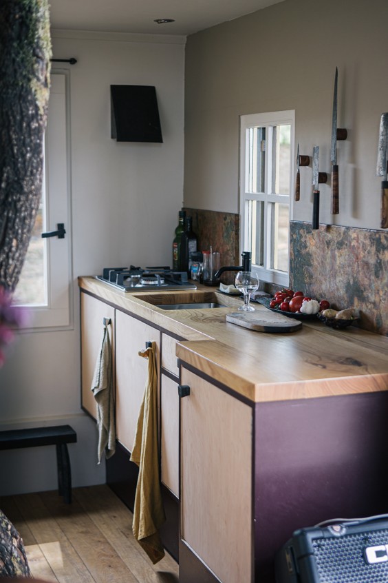 Tiny house in kloostertuin | Fotografie: Roos Eijmers