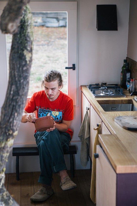 Tiny house in kloostertuin | Fotografie: Roos Eijmers