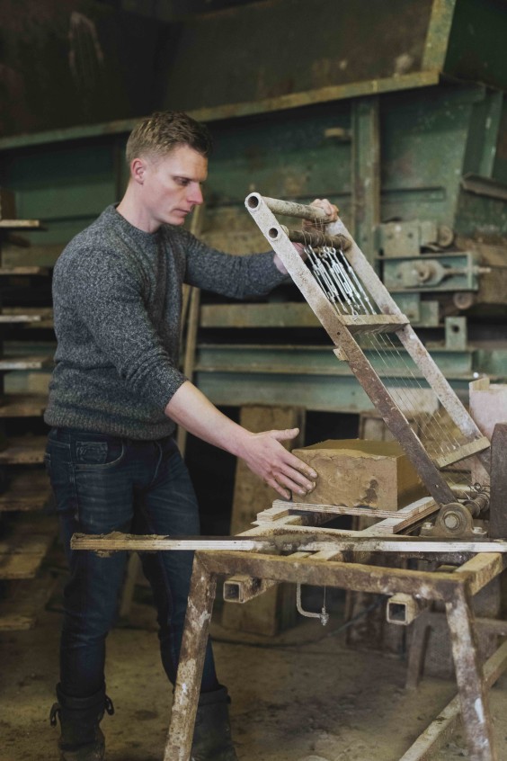 Ambachtelijke steenbakker in Heteren | Fotografie: Liesbeth Disbergen