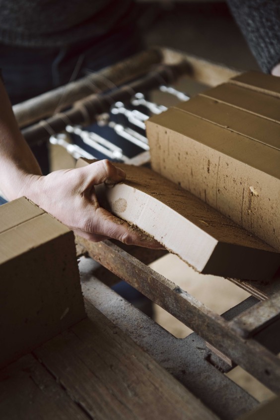 Ambachtelijke steenbakker in Heteren | Fotografie: Liesbeth Disbergen
