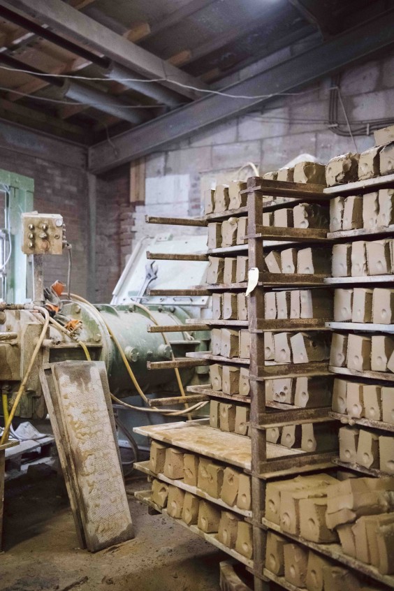 Ambachtelijke steenbakker in Heteren | Fotografie: Liesbeth Disbergen