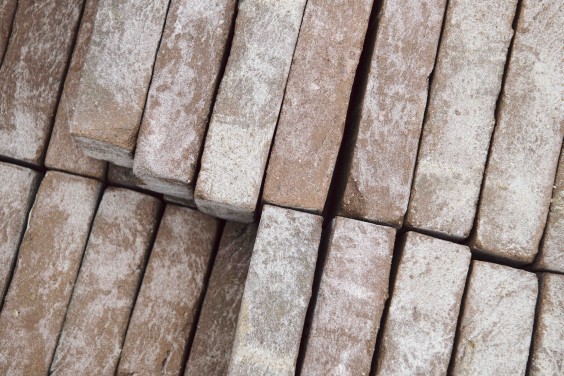 Ambachtelijke steenbakker in Heteren | Fotografie: Liesbeth Disbergen