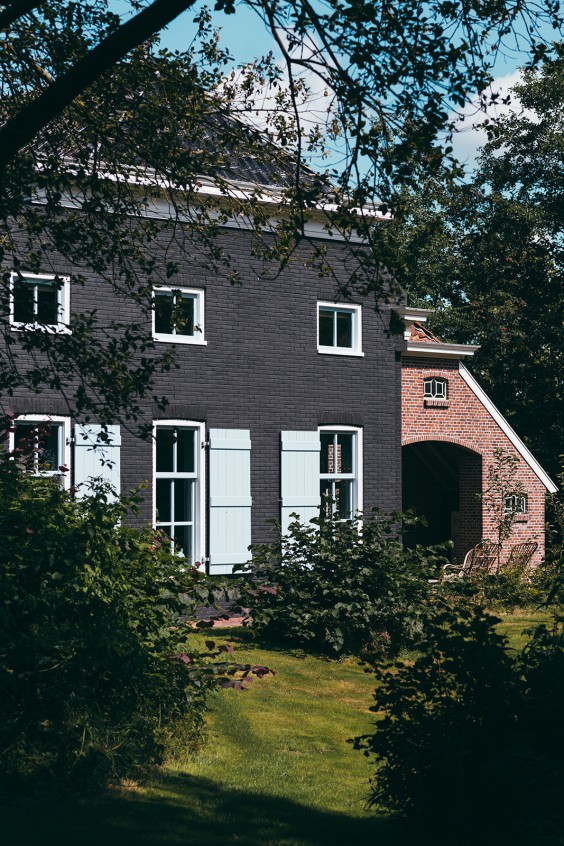 Kleurrijke boerderij Siddeburen | Fotografie: Marjon Lukje