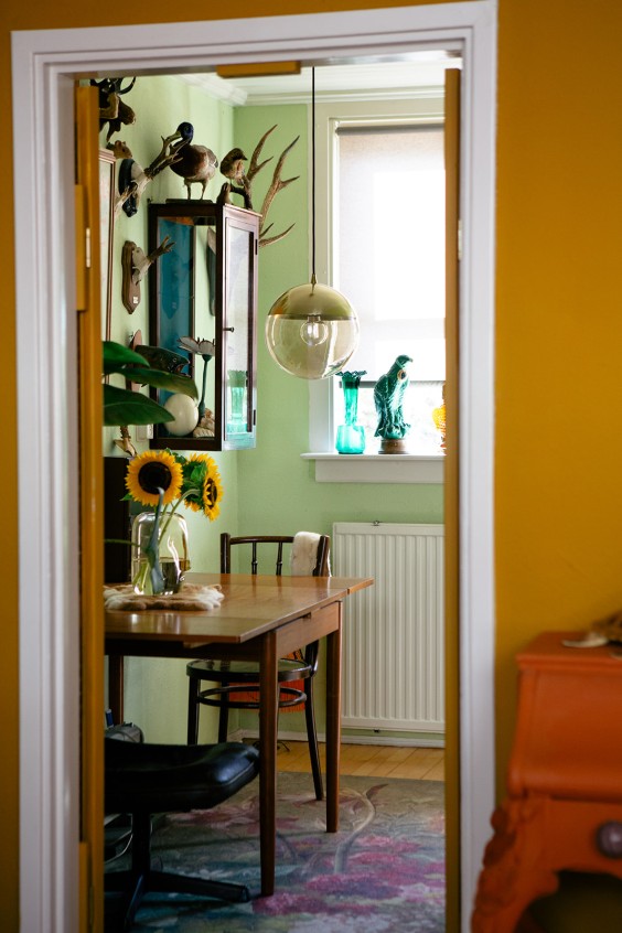 Kleurrijk dijkhuis in Heinenoord | Fotografie: Roos Eijmers