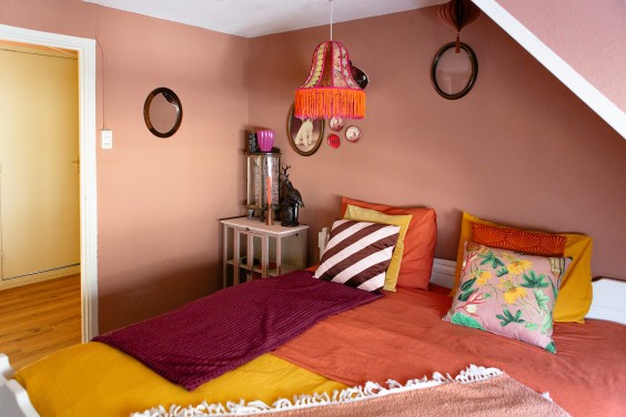 Kleurrijk dijkhuis in Heinenoord | Fotografie: Roos Eijmers