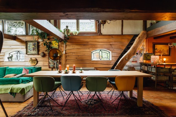 Een Pippi Langkous-achtige huis vol kleur en oude elementen | Fotografie: Roos Eijmers 