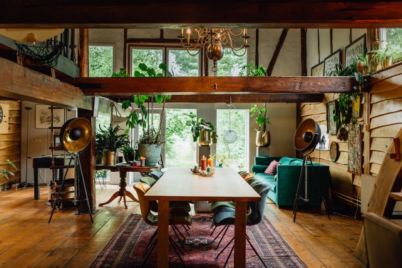 Een Pippi Langkous-achtige huis vol kleur en oude elementen | Fotografie: Roos Eijmers 