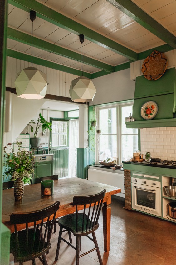 Een Pippi Langkous-achtige huis vol kleur en oude elementen | Fotografie: Roos Eijmers 