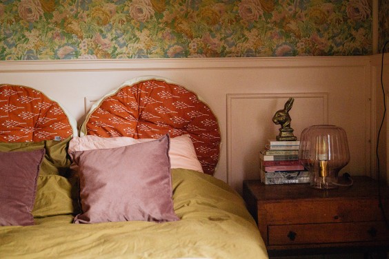 Een Pippi Langkous-achtige huis vol kleur en oude elementen | Fotografie: Roos Eijmers 