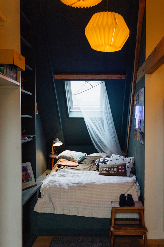 Een Pippi Langkous-achtige huis vol kleur en oude elementen | Fotografie: Roos Eijmers 