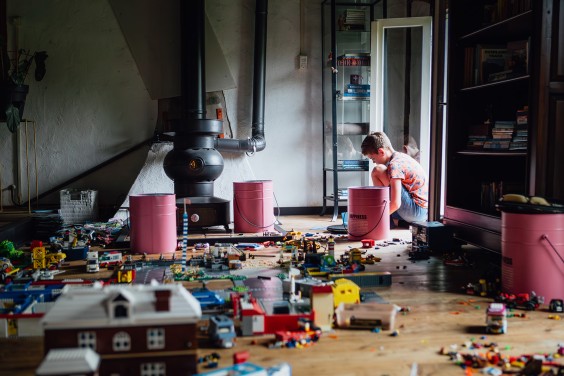 Een Pippi Langkous-achtige huis vol kleur en oude elementen | Fotografie: Roos Eijmers 