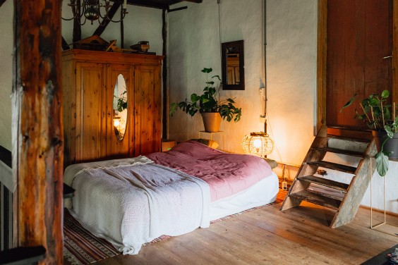 Een Pippi Langkous-achtige huis vol kleur en oude elementen | Fotografie: Roos Eijmers 