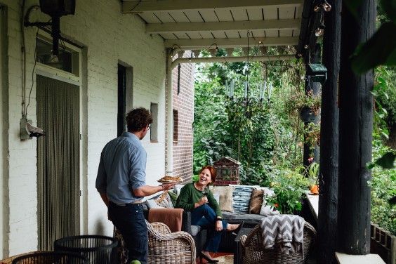 Een Pippi Langkous-achtige huis vol kleur en oude elementen | Fotografie: Roos Eijmers 