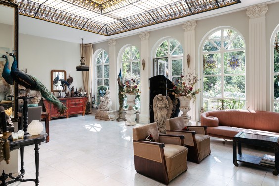 Huis vol antieke verzamelingen | Fotografie: Marjon Lukje
