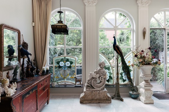 Huis vol antieke verzamelingen | Fotografie: Marjon Lukje
