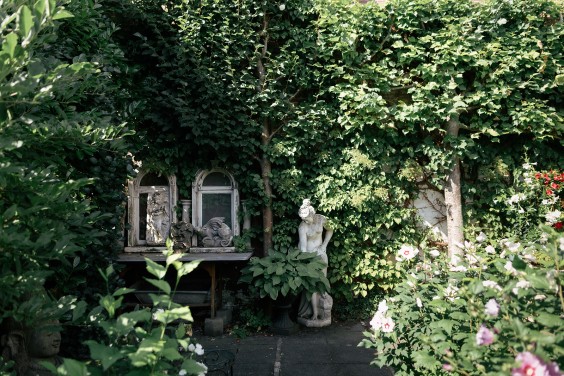 Huis vol antieke verzamelingen | Fotografie: Marjon Lukje