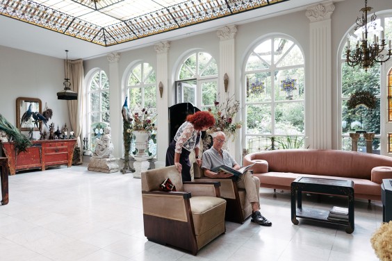 Huis vol antieke verzamelingen | Fotografie: Marjon Lukje