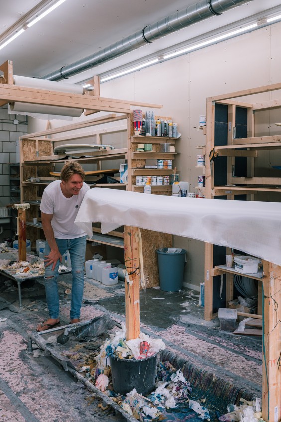 Jeroen maakt surfboards | Fotografie: Sheena Schouwink