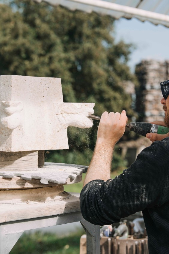 Restauratie beeldhouwers Achterveld | Fotografie: Liesbeth Disbergen