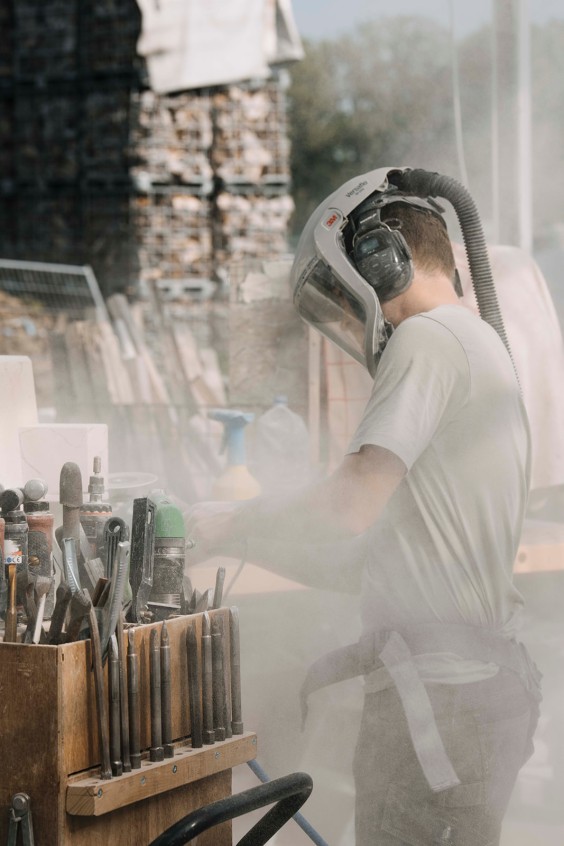 Restauratie beeldhouwers Achterveld | Fotografie: Liesbeth Disbergen