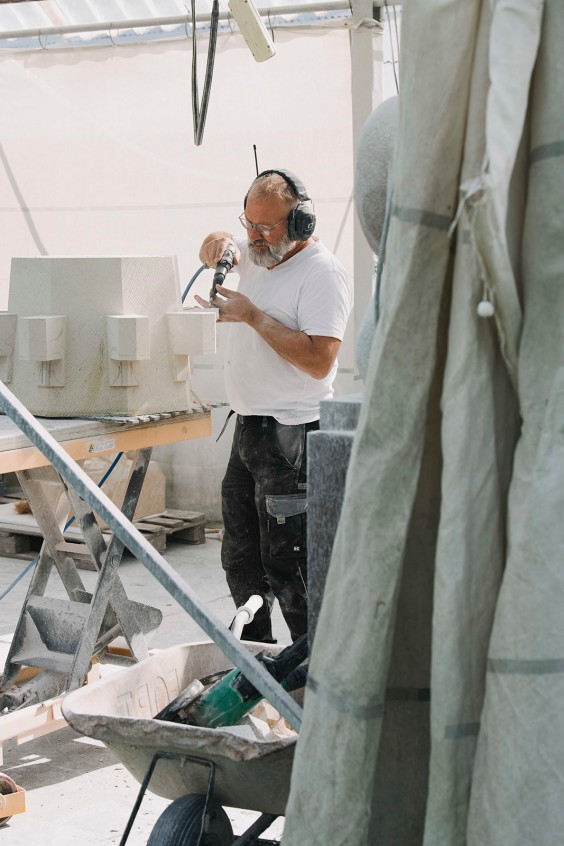 Restauratie beeldhouwers Achterveld | Fotografie: Liesbeth Disbergen