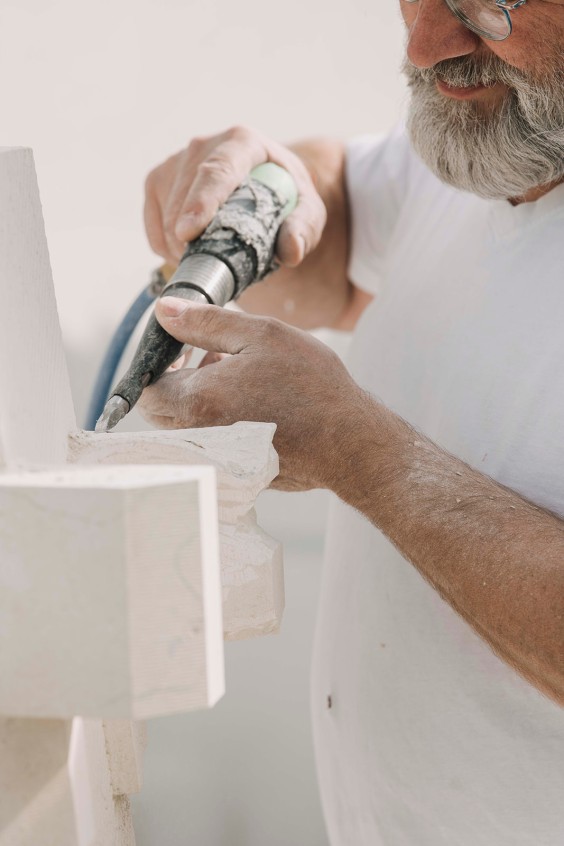 Restauratie beeldhouwers Achterveld | Fotografie: Liesbeth Disbergen